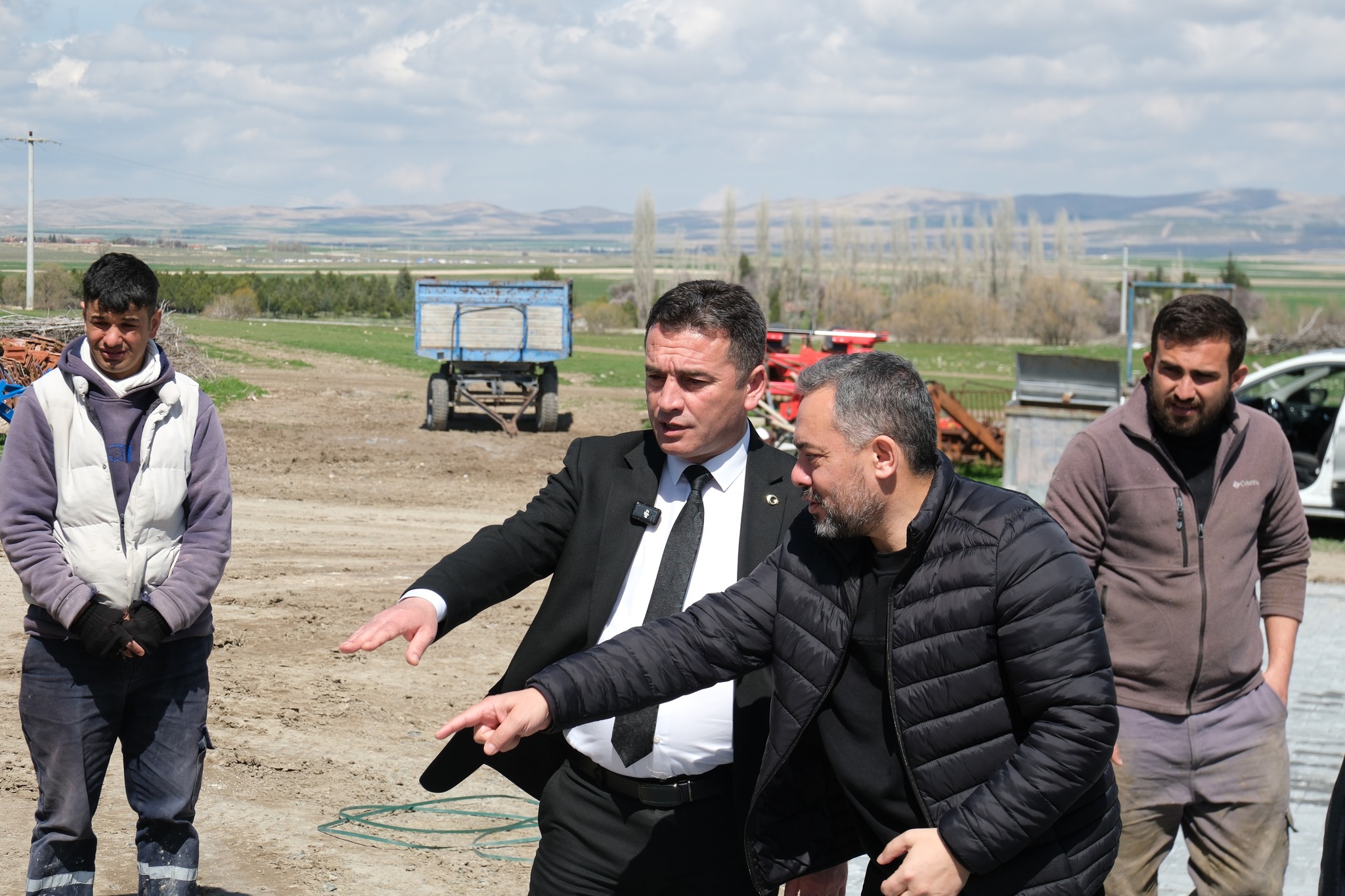 Beyyazı Mahallemizde belediyemizce yürütülen parke taşı döşeme çalışmalarını yerinde inceledik