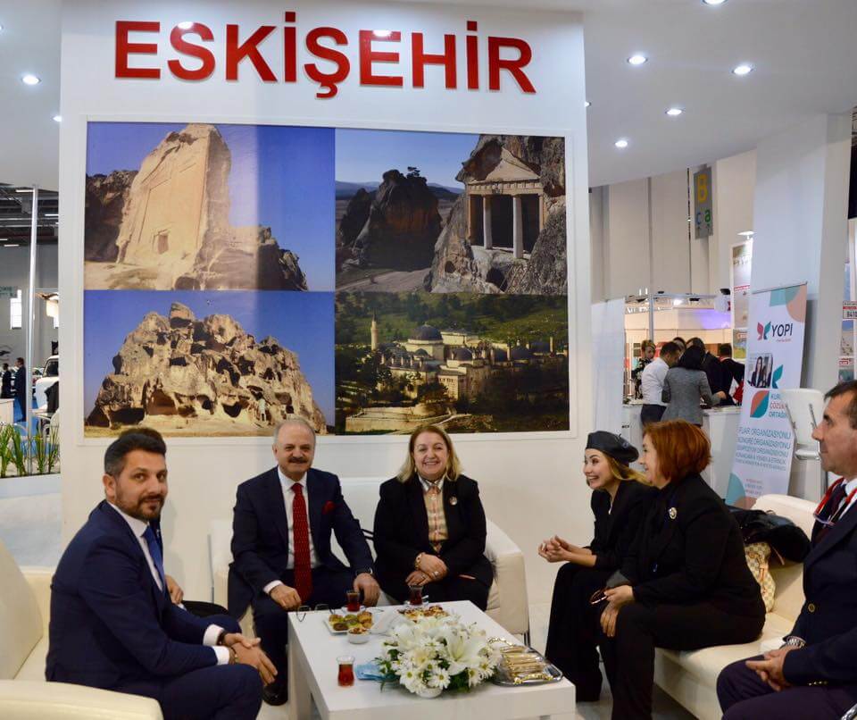 Eskişehir Valimiz Sayın Özdemir Çakacak Travel Turkey İzmir Turizm Fuarı’ nda Sivrihisar Belediyesi Standını Ziyaret Etti